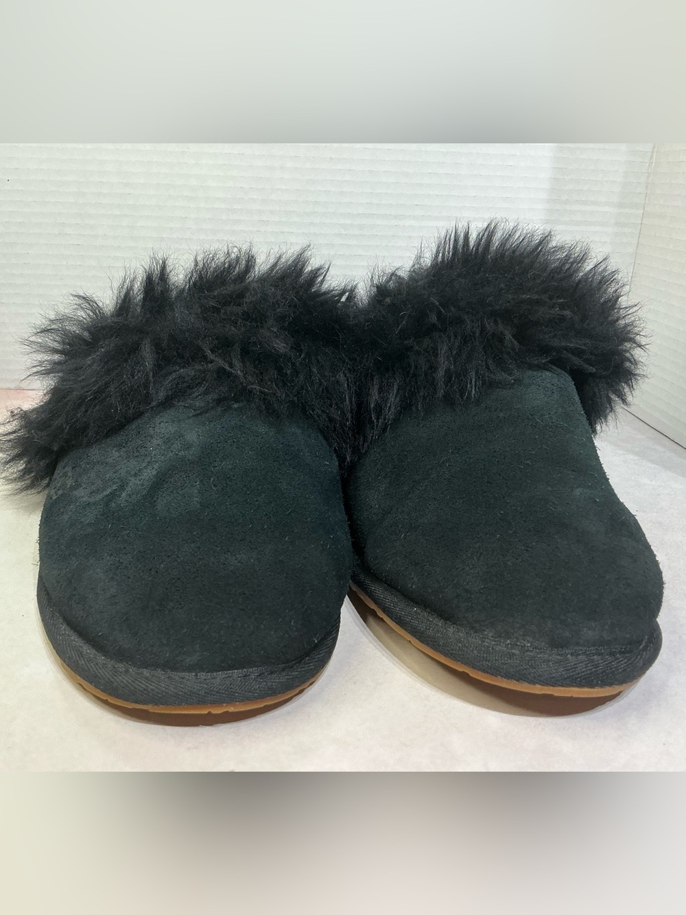 UGG Scuff Sis black suede fluff slippers size 40 / 7W Chic Casual cozy winteY2K